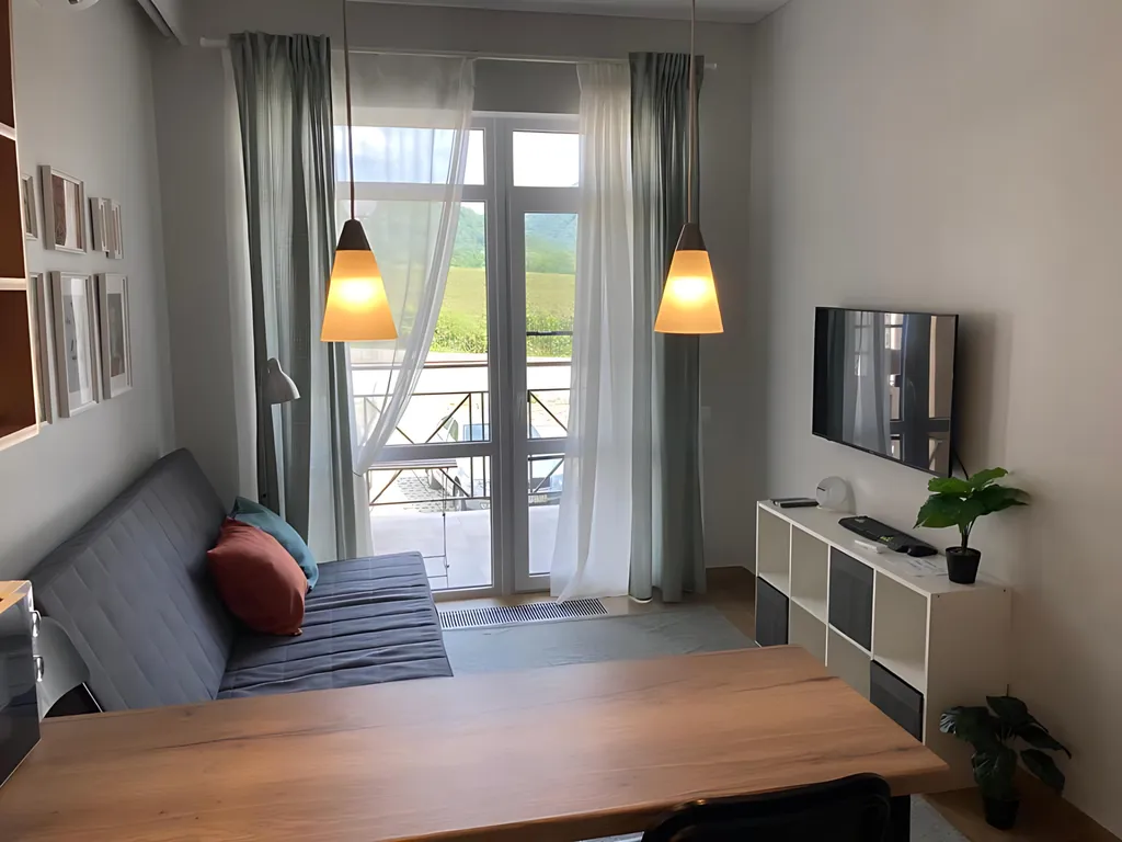 Квартира Апартаменты в 200 метрах от моря и памятника природы Скала Парус — Прасковеевка