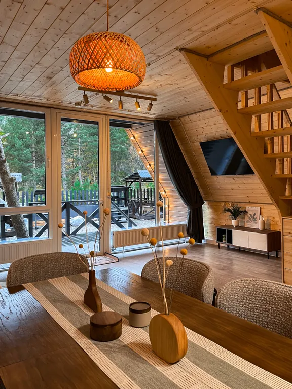 Двухэтажный A-Frame дом у реки Гарабаши с видом на горы