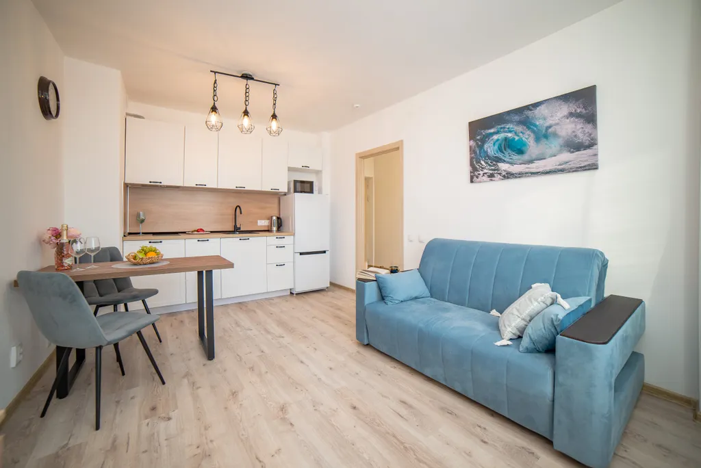 Евро 2К на Академика Ландау 36 для 4 гостей