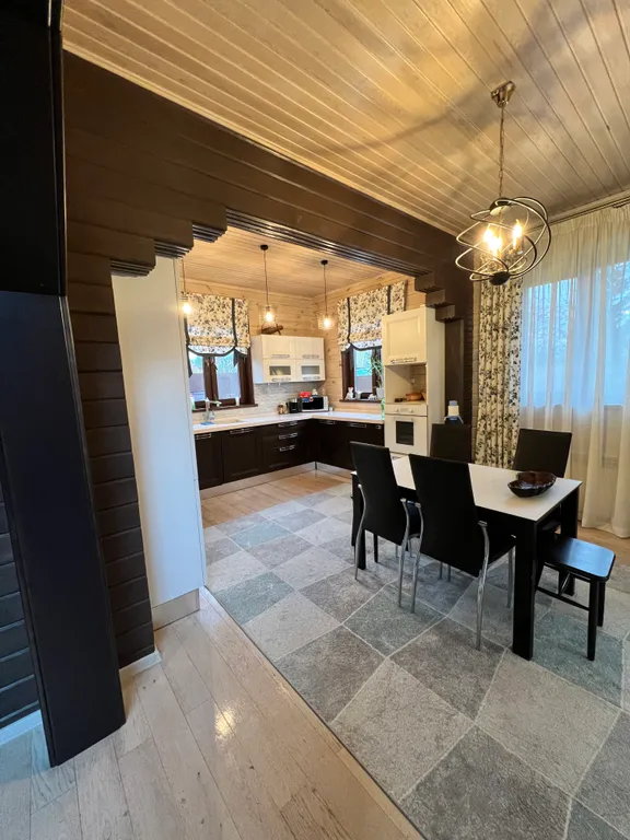 Дом на берегу маны