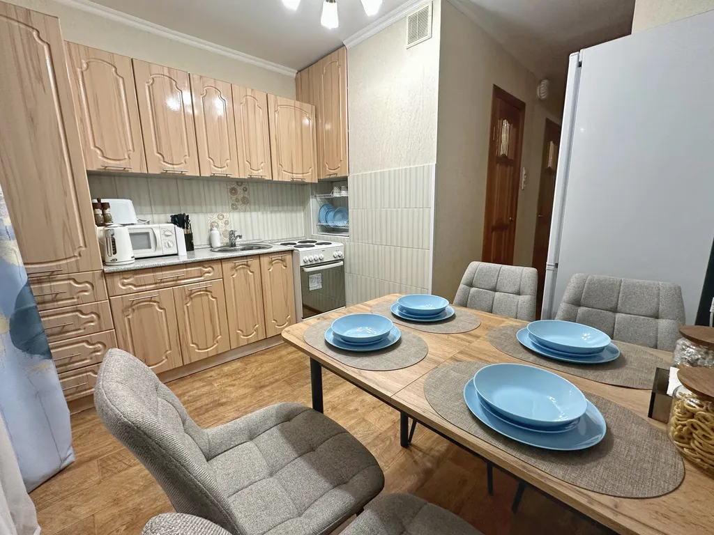 Двухкомнатная квартира с видом на реку на набережной