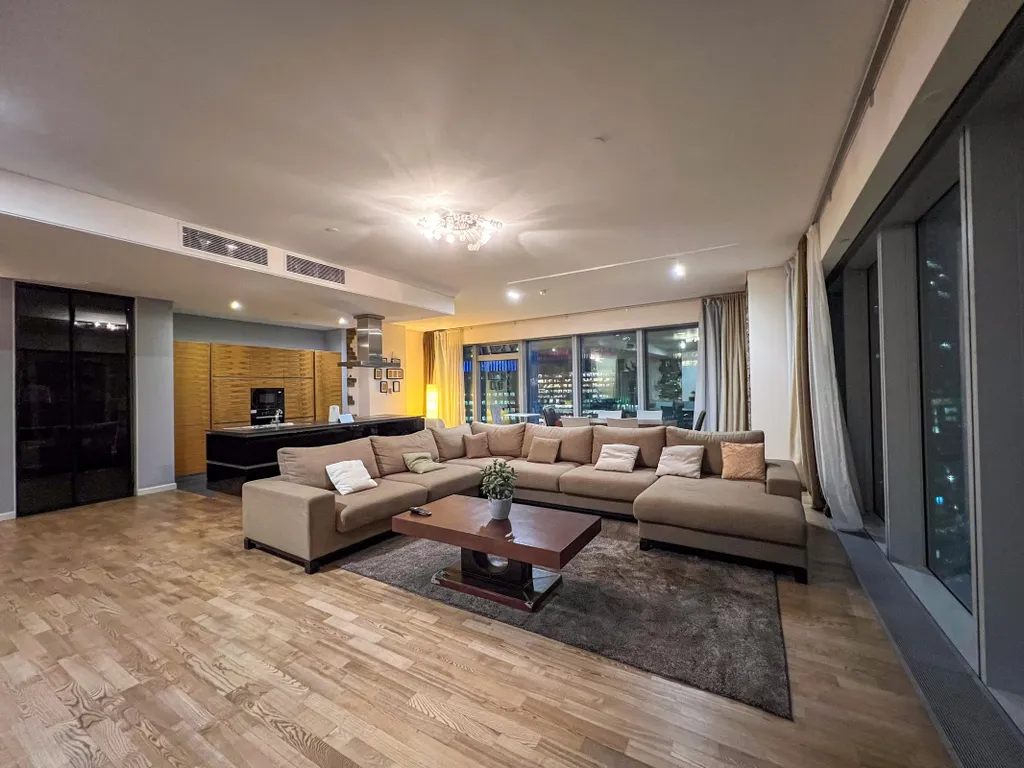 Угловые 3-комнатные апартаменты в Москва сити на 52 этаже