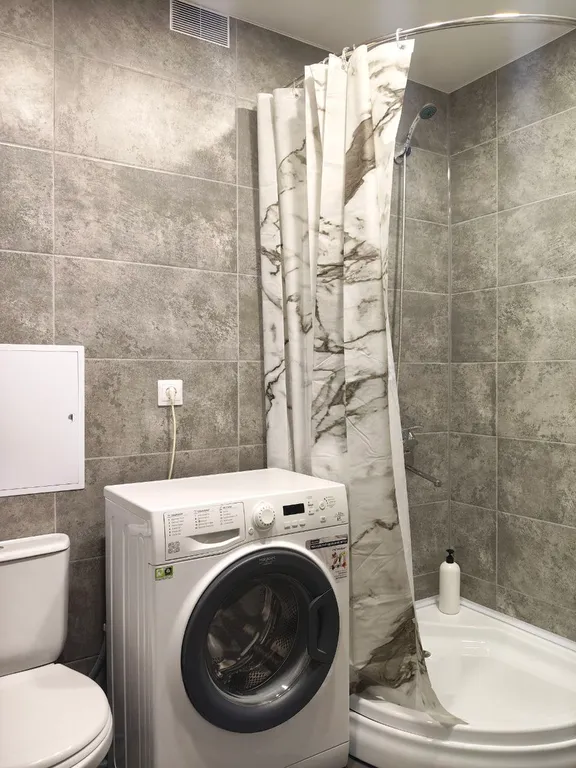 Просторная теплая квартира у Бульвара Нефтепереработчиков