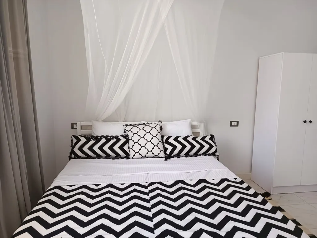 Квартира-студия с собственной террасой в 500м от моря