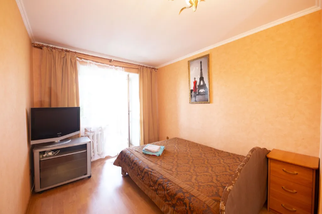 Квартира 1-комн. кв. в центре, район ДрамТеатра, ТИУ, ТЦ Гудвин и Магеллан — аренда посуточно в Тюмень