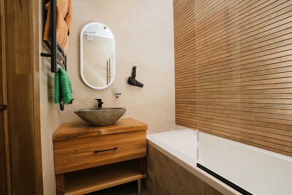 Красивый современный апартамент с 3 спальнями. Камин. Терраса. Горы.