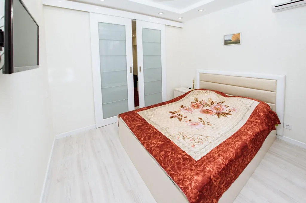 Уютная дизайнерская квартира в новом доме