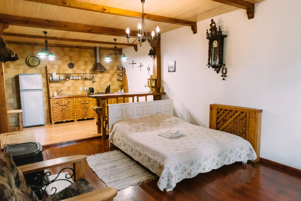 Квартира Уютный просторный номер в гостинице в сосновом лесу и на берегу озера — аренда посуточно в Браслав