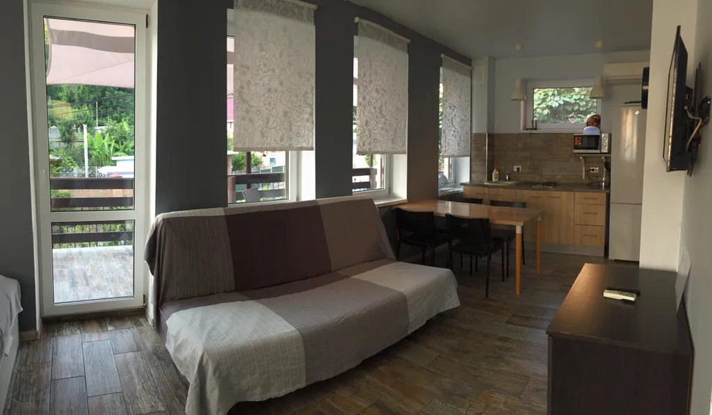 Уютные апартаменты на втором этаже в частном доме