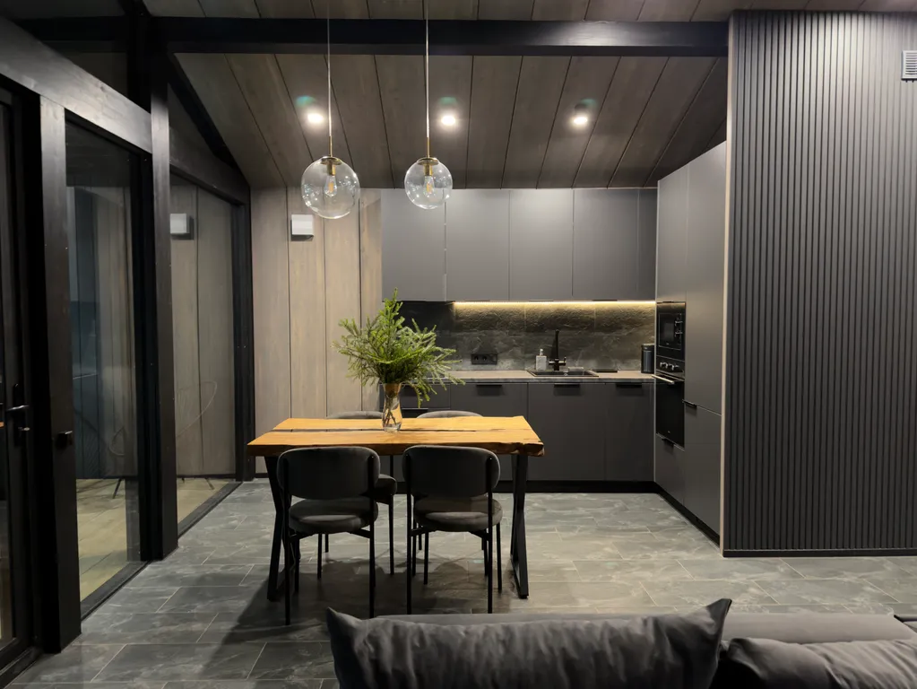 Коттедж Стильный дом в лесу с камином и купелью — Борисово