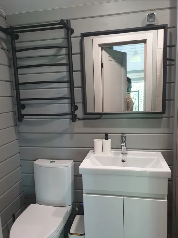 Уютный дом на краю города