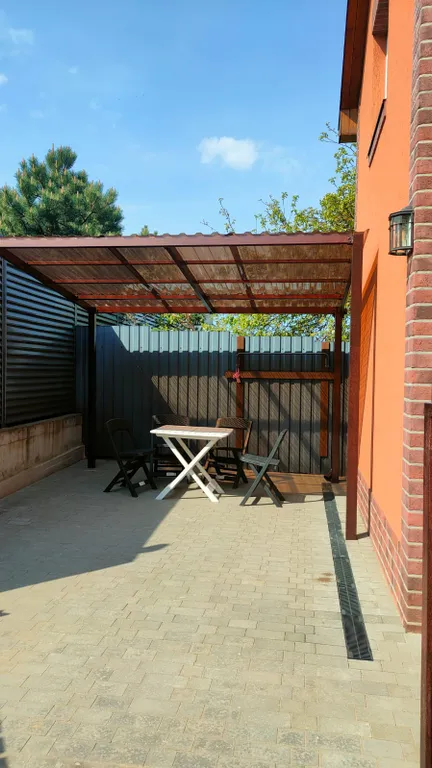 Таунхаус на 2 квартиры около моря