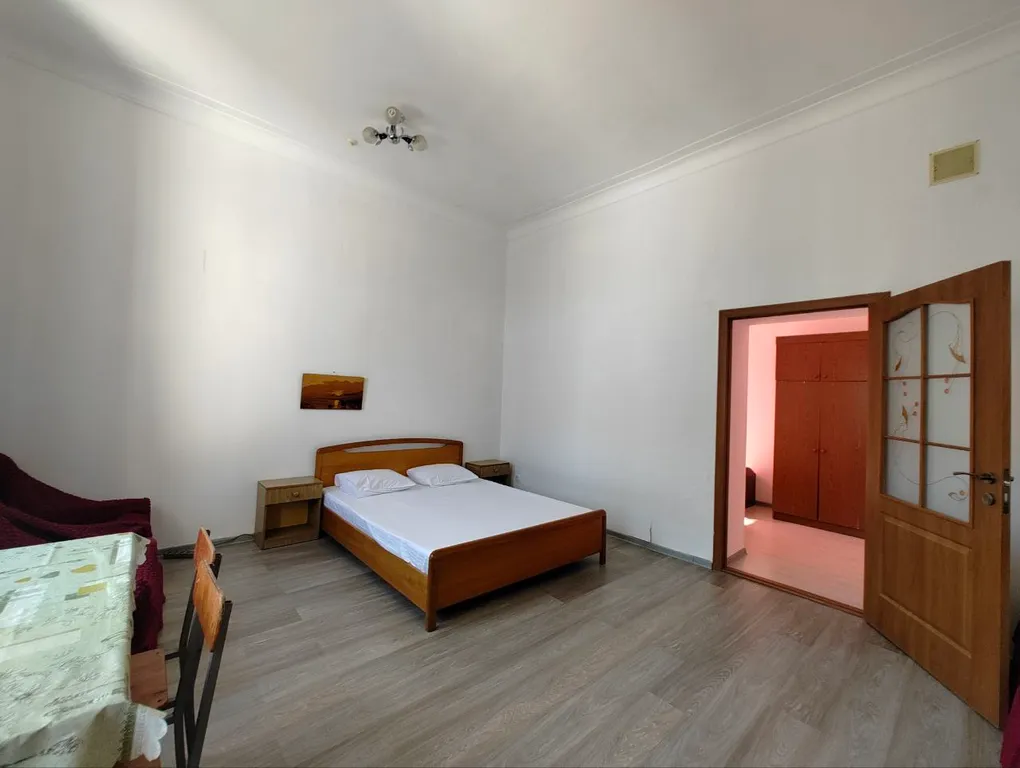 Квартира Просторный и светлый апартамент близко к морю — аренда посуточно в Орджоникидзе