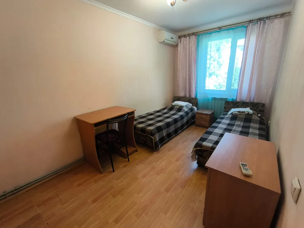 Квартира Уютная комната в частном секторе с мангалом и парковкой — аренда посуточно в Ялта