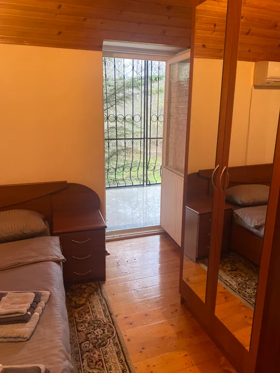 Дом на берегу реки