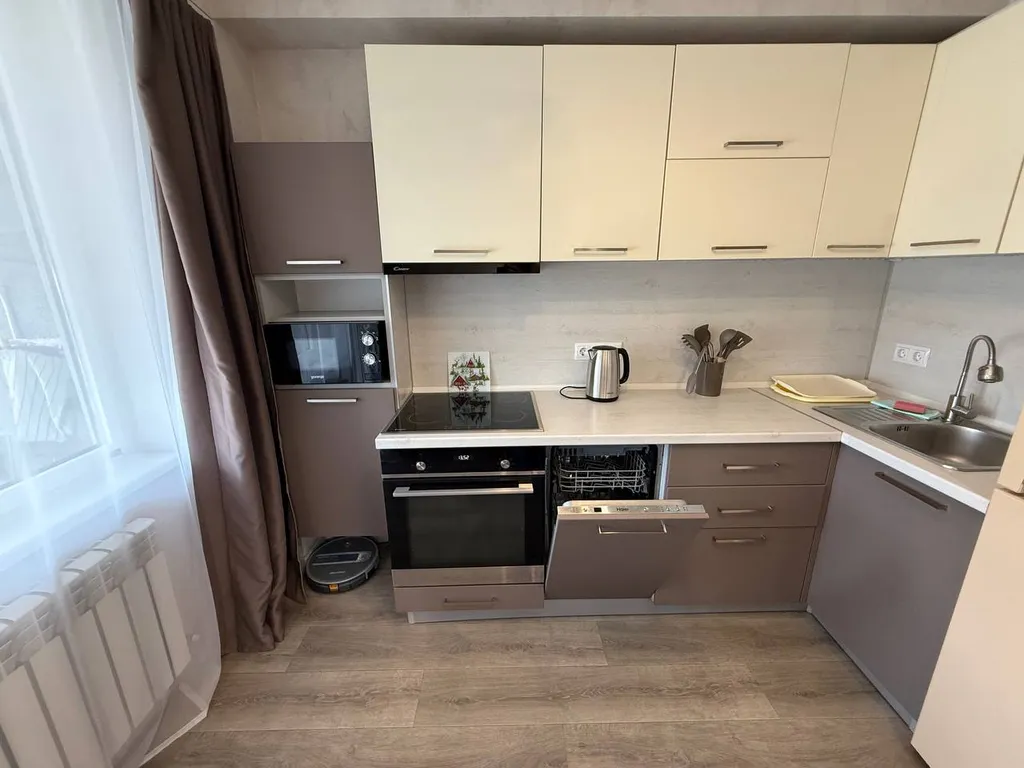 Евродвухкомнатная квартира для всей семьи с видом на море и горы