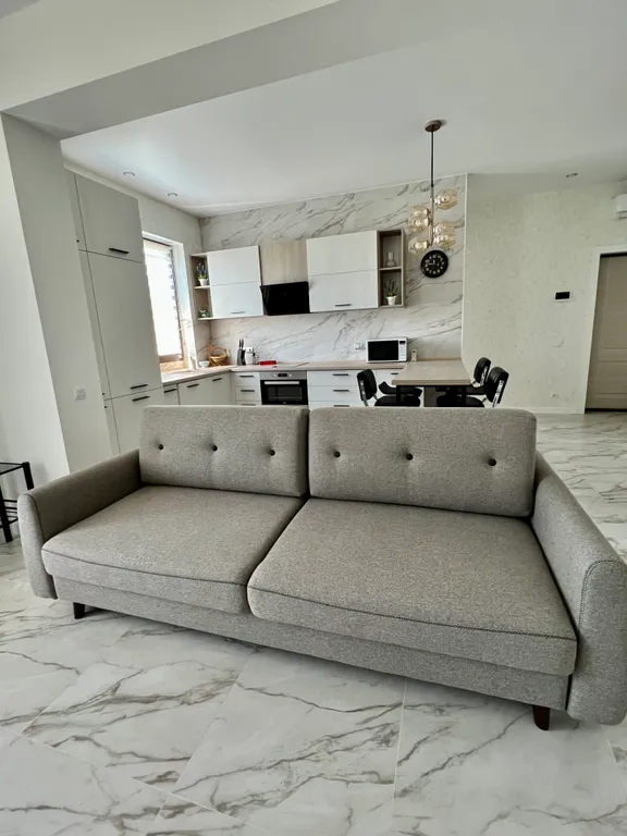 Квартира в доме с бассейном на набережной