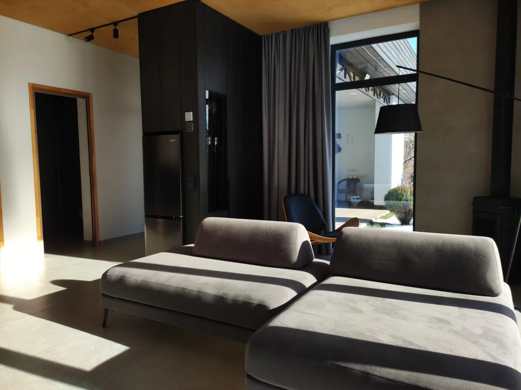 Дом в зелёной части города