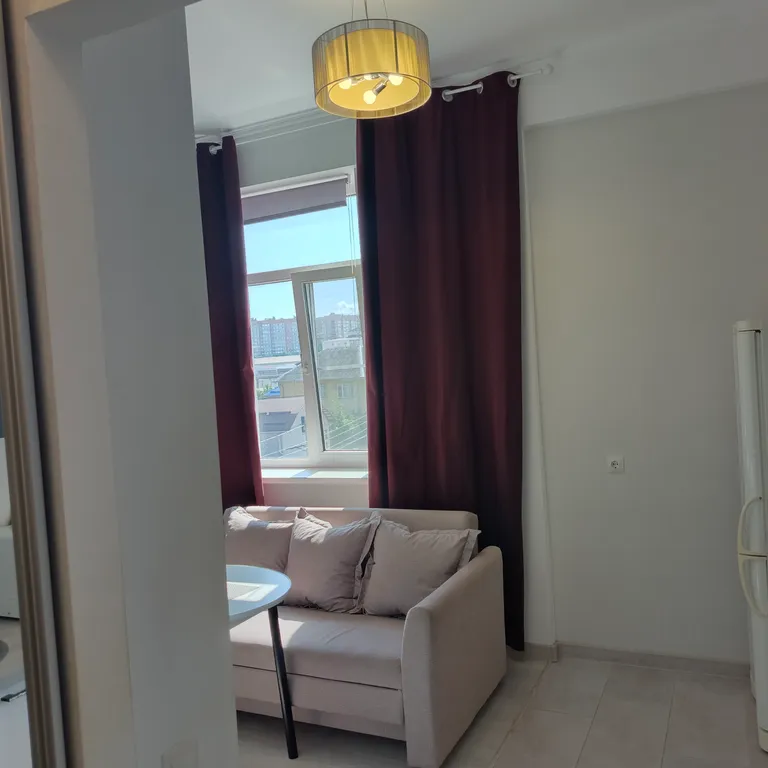 Квартира -студия с современным ремонтом