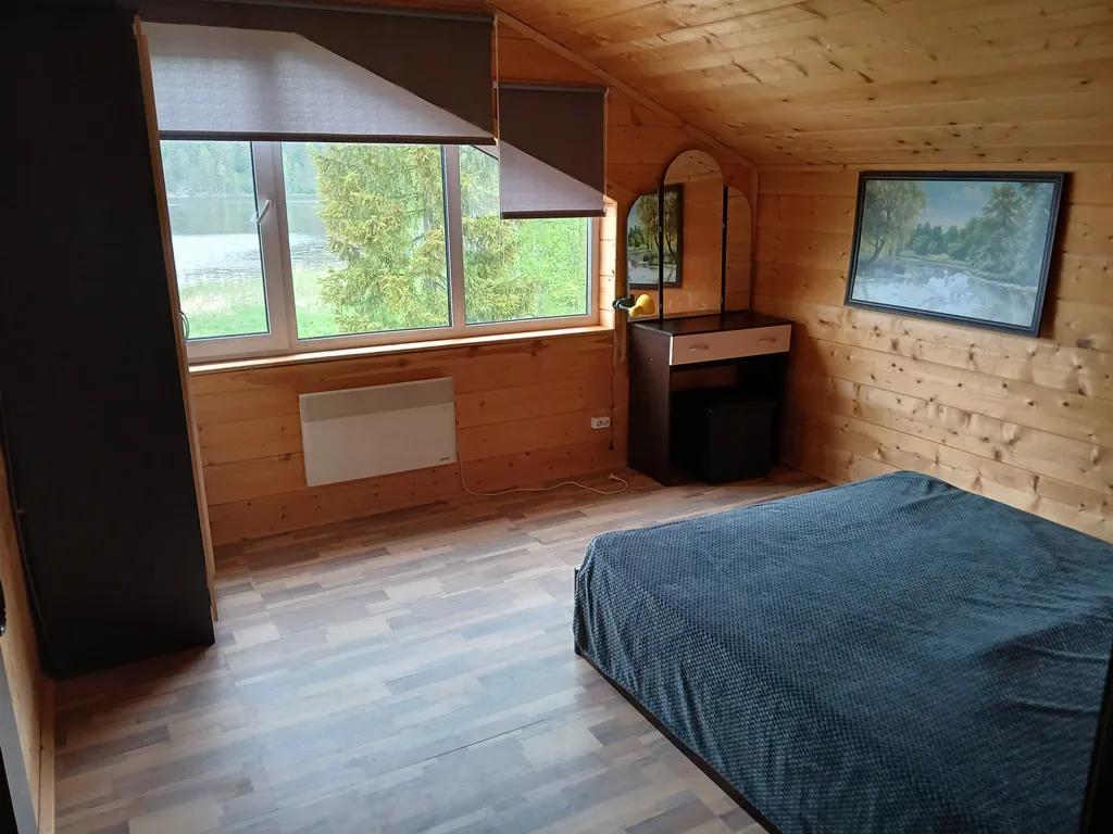 Сказочный плавучий домик в Ладожской шхере на воде