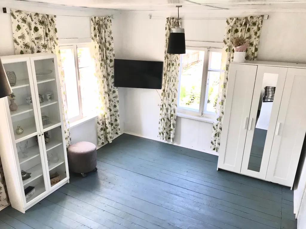 Уютный дачный домик в красивом уголке природы