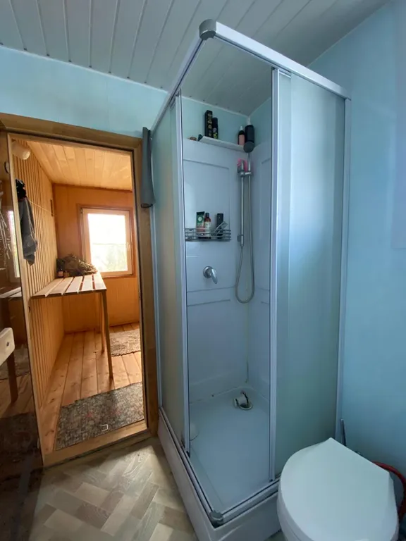 Дом на воде (Хаусбот) с баней и камином