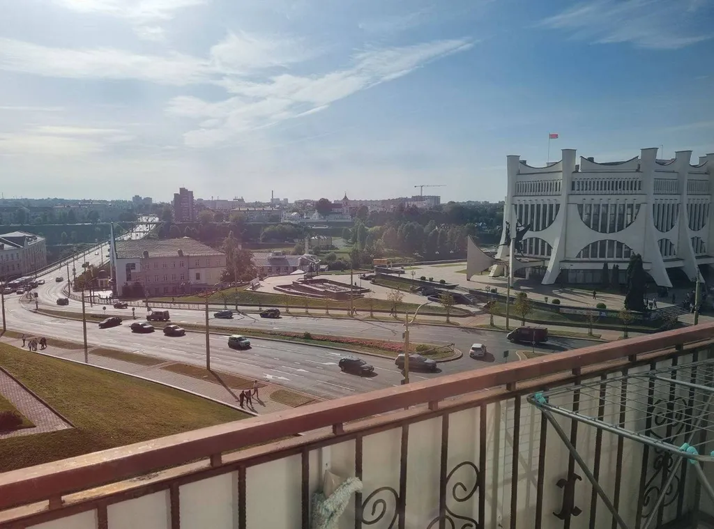 Квартира с видом на главную площадь города