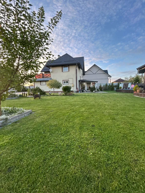 Домик у моря и озера