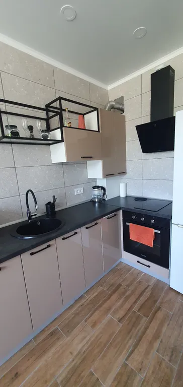 Квартира 1 комнатная квартира с террасой — Светлогорск