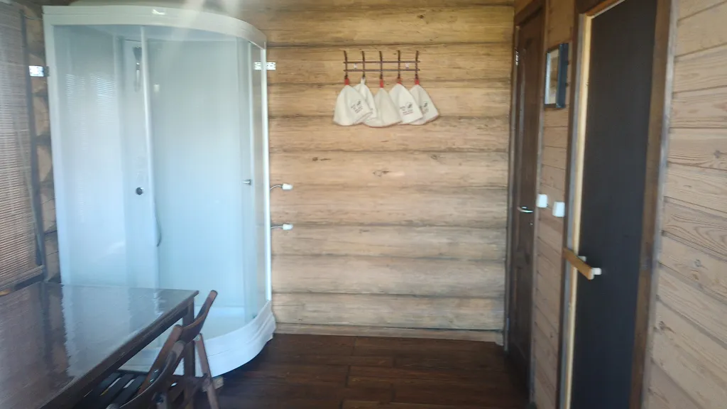 Шале из большого бревна