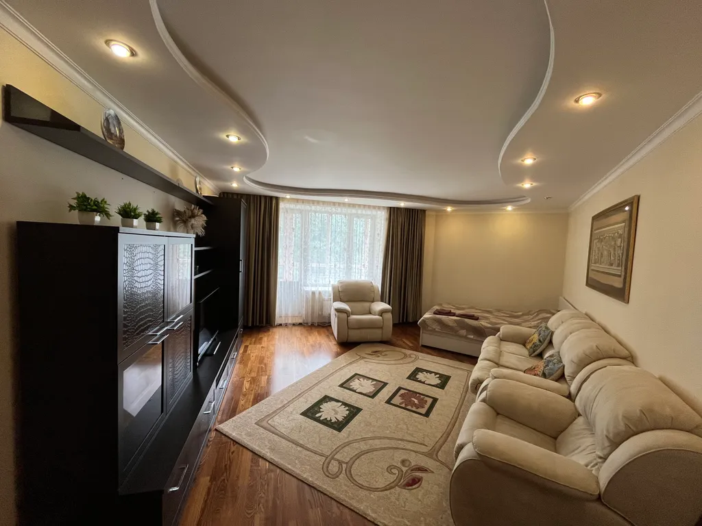 Большая уютная трехкомнатная квартира в тихом месте — аренда посуточно в Обнинск