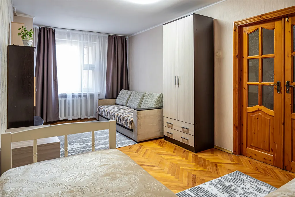 Двухкомнатная квартира у цирка