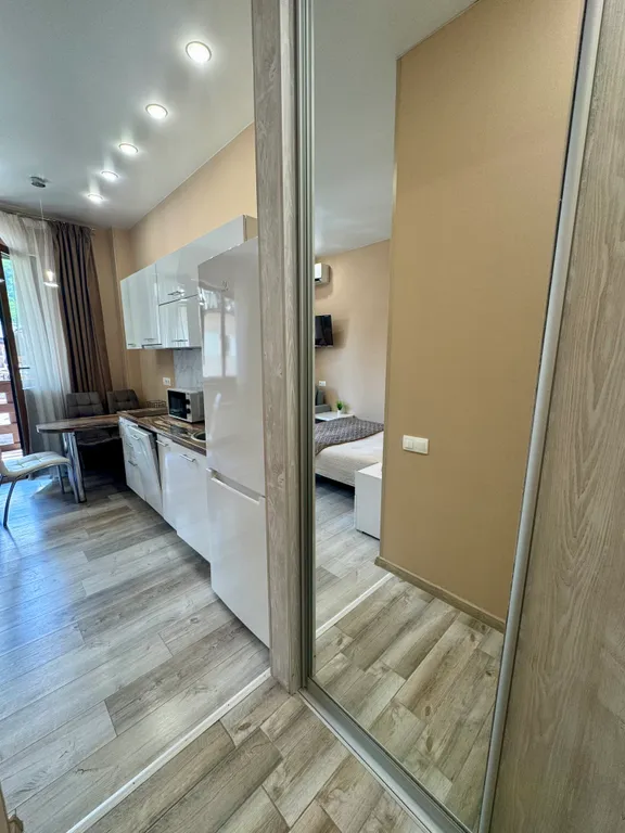 Светлая уютная студия с видом на горы