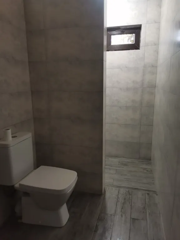 Дом под ключ с зелёной лужайкой и плодовыми насаждениями