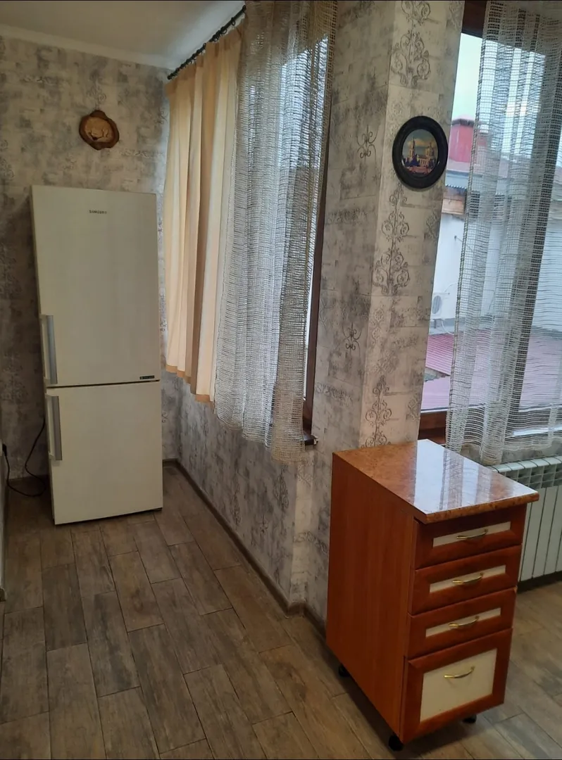 Холодильник ноуфрост в гостинной