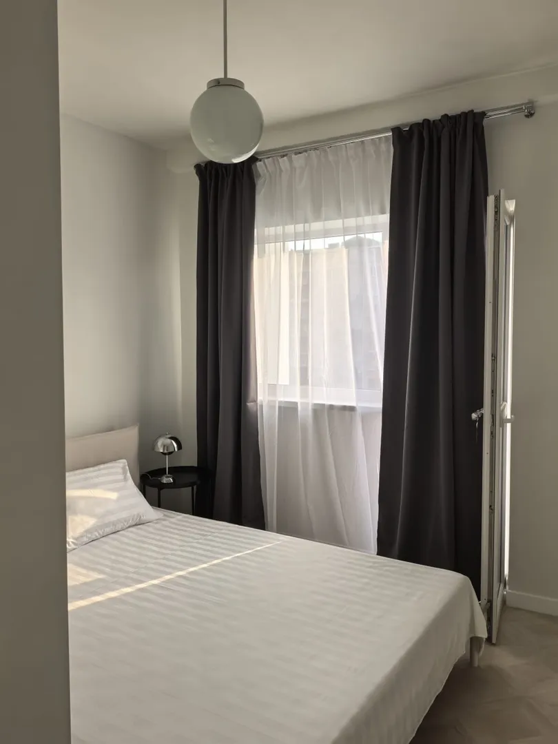 Спальня 12м2 с кроватью 160*200см, балконом и гардеробной