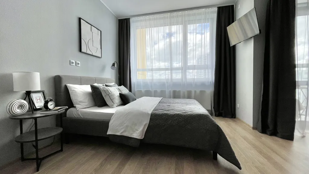 Не в отеле, а в квартире на Репина 77