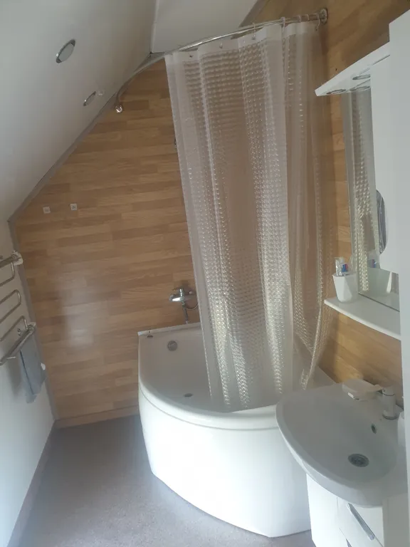 Второй этаж с отдельным входом