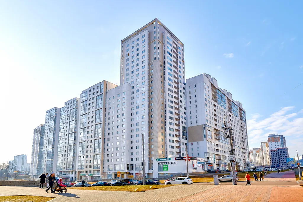 2-комнатная квартира на метро Грушевка с паркингом