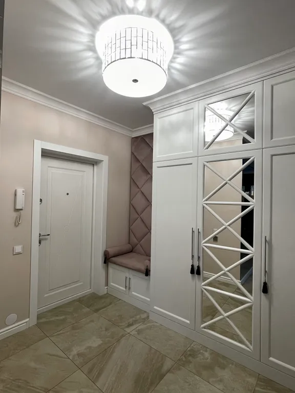 Стильная дизайнерская квартира недалеко от центра города