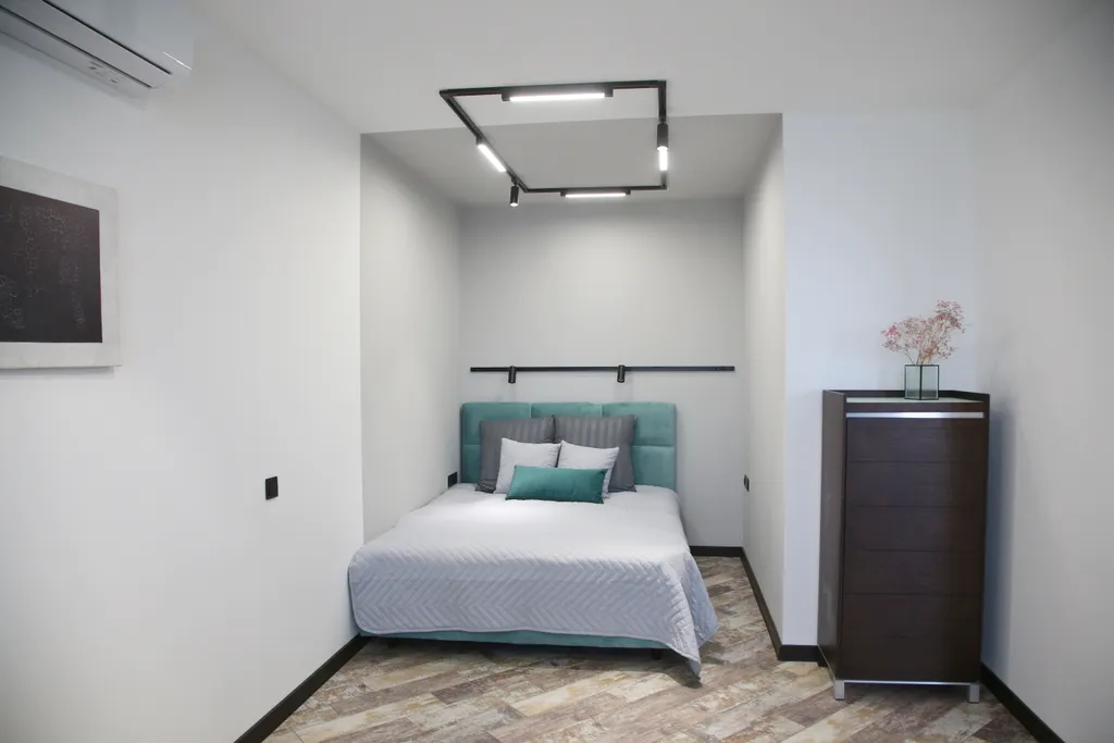 Квартира Апартаменты "Малевич" - мята лаванда и горький шоколад в интерьере — Калининград