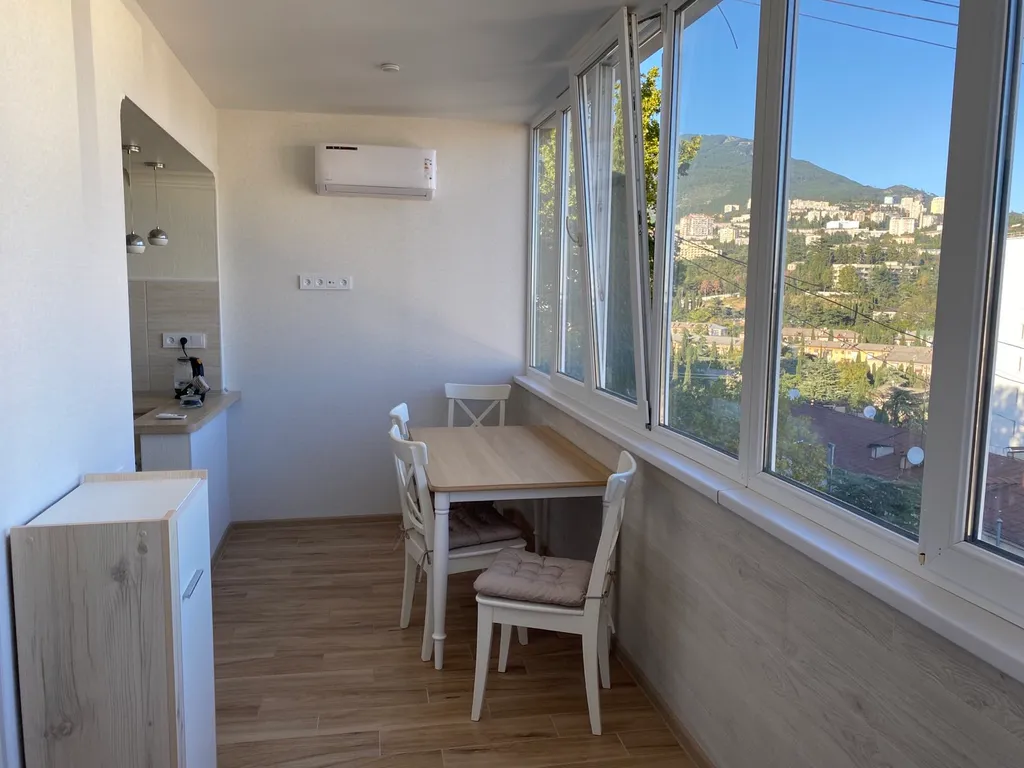 Апартаменты в центре с видом на море