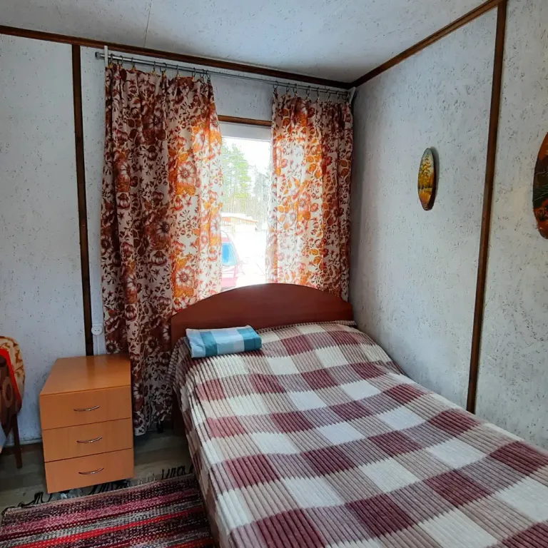 Дом на берегу реки в живописном месте, рядом озеро Сямозеро