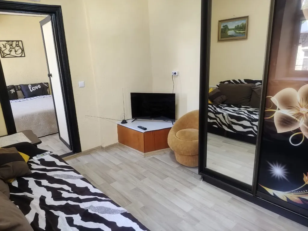 2-комнатная квартира у театральной площади в доходном доме XIX века — аренда посуточно в Ростов-на-Дону