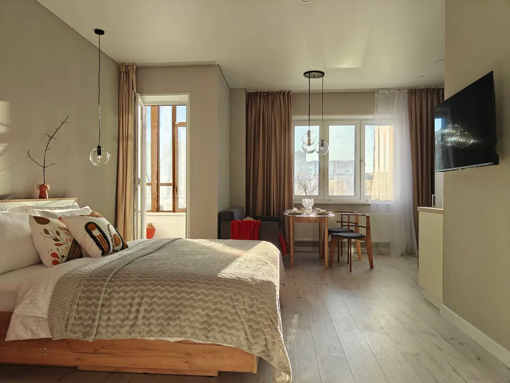 Студия с видом на кампус