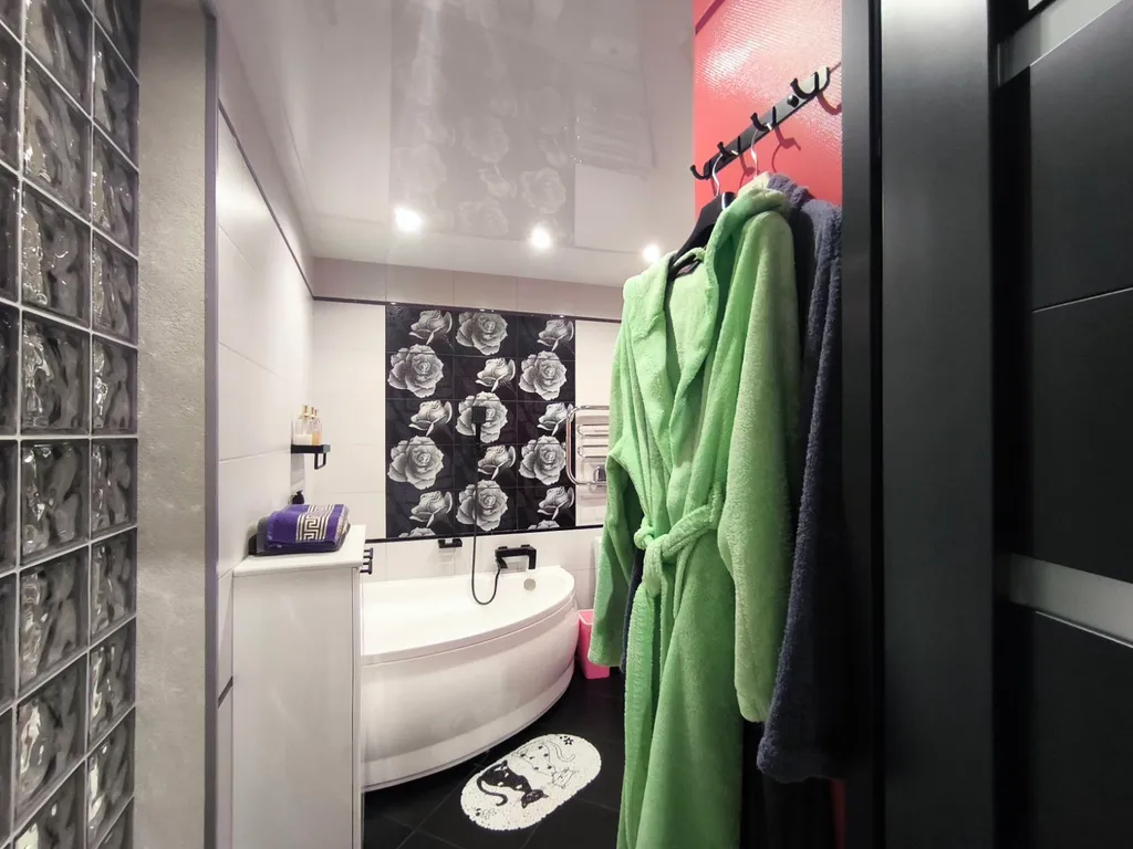 Premium студия в центре с большой ванной,отдельной спальней,парковка.