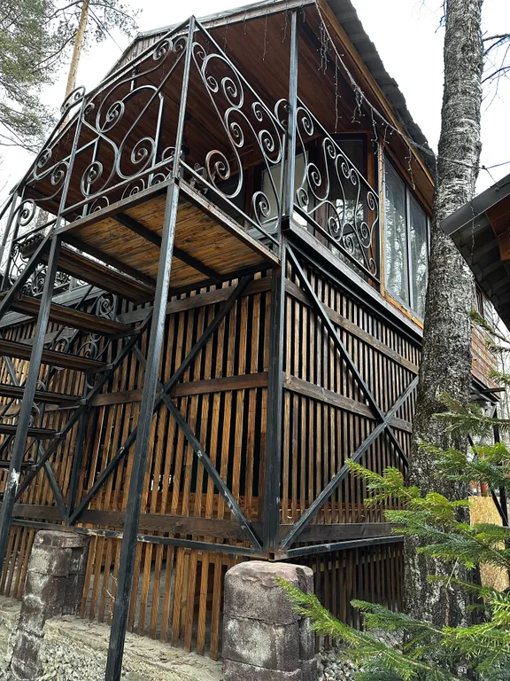 Коттедж Уютный домик с панорамными окнами с видом на лес — Архыз