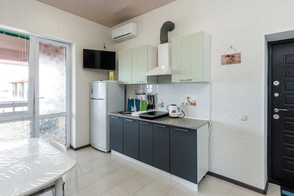 Апартаменты люкс двухкомнатные с большой лоджией и видом на море