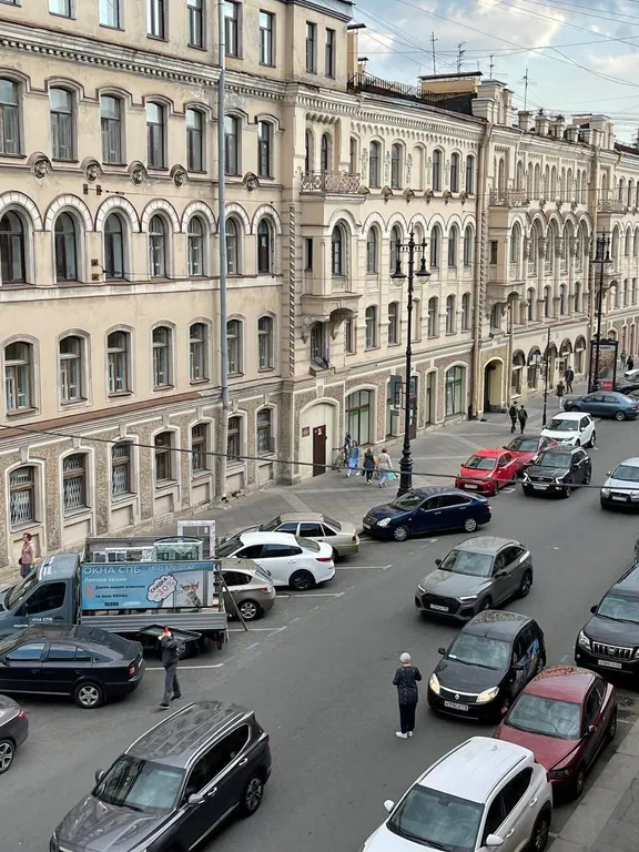Чудесная студия у метро Маяковская для 4-х гостей