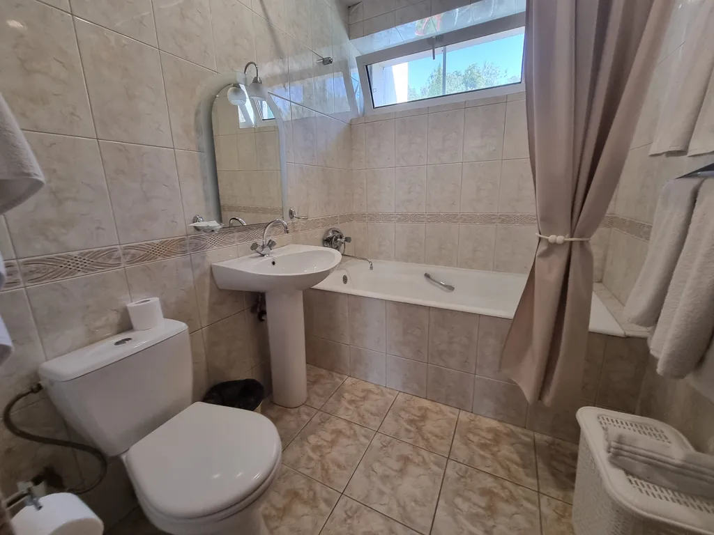 Вилла с открытым бассейном и видом на море